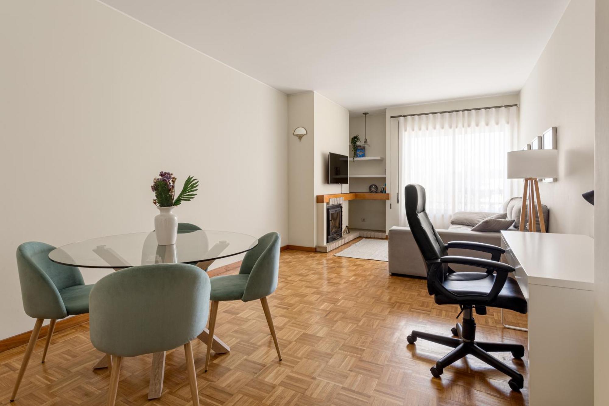 Joivy Stylish City Centre Flat With Parking Maía Exterior foto